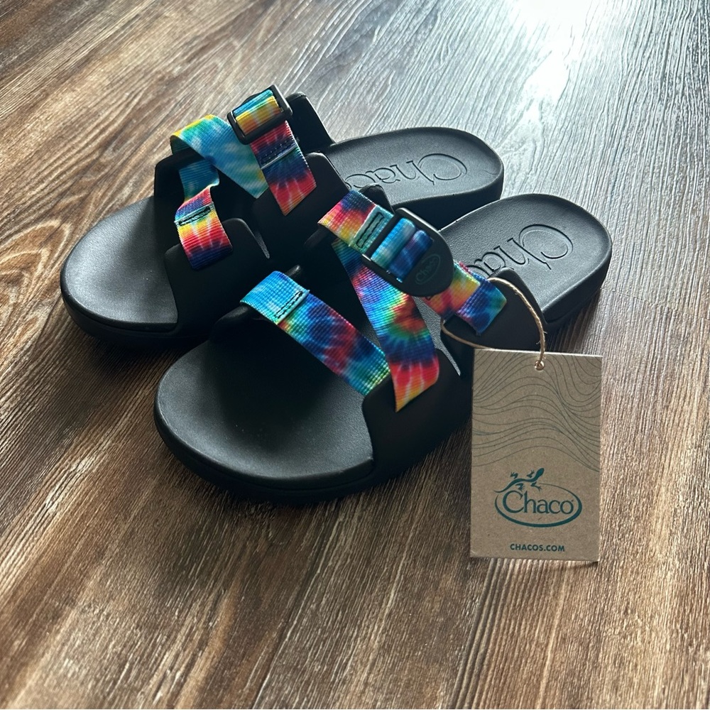 NWT! Chaco Kid’s Chillos Dark Tie Dye Sandals! Size 5